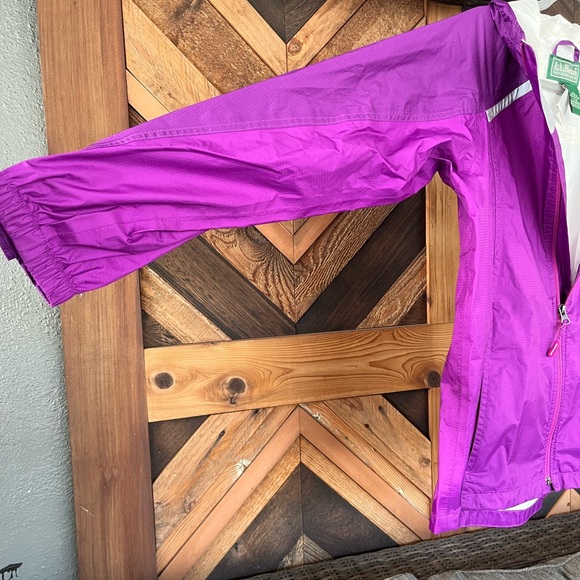 L.L. Bean Girls Large 14-16 Purple Rain Jacket - Picture 7 of 11